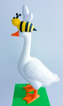 Bee Hat - Accessory for 7" Desktop Mini Porch Goose