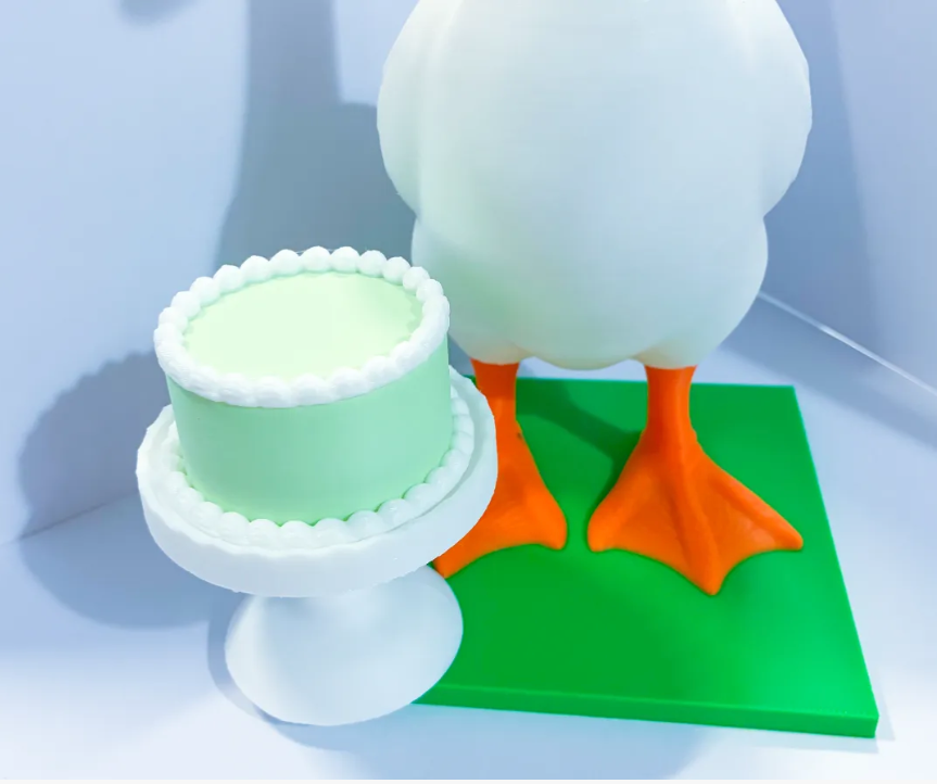 Cake and plate - Accessory for 7" Desktop Mini Porch Goose