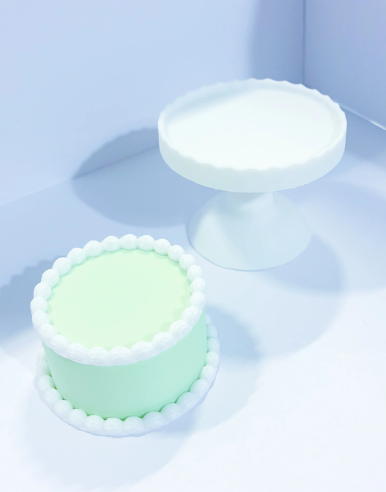 Cake and plate - Accessory for 7" Desktop Mini Porch Goose