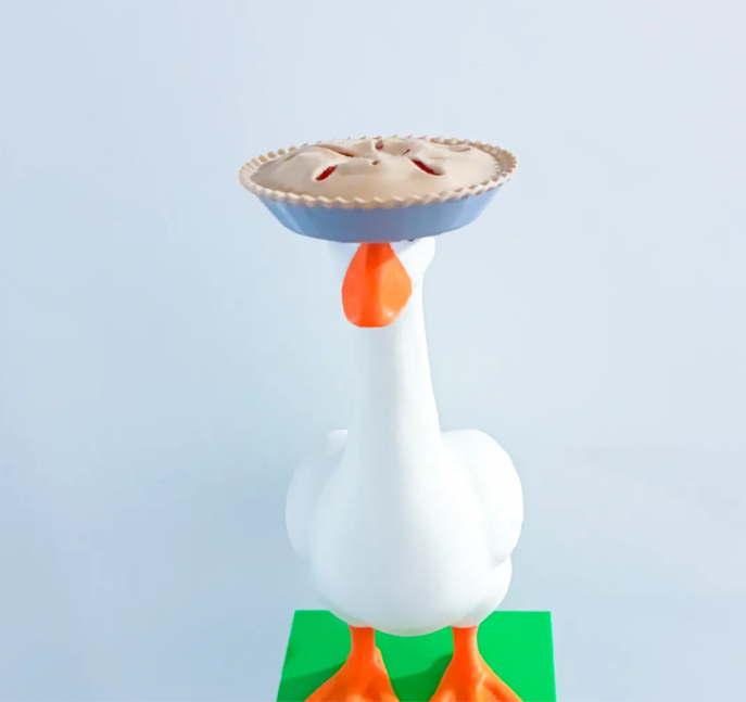 Pie Hat - Accessory for 7" Desktop Mini Porch Goose