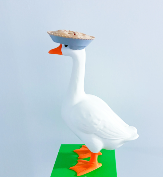 Pie Hat - Accessory for 7" Desktop Mini Porch Goose