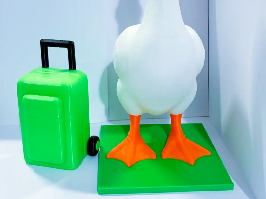 Suitcase - Accessory for 7" Desktop Mini Porch Goose